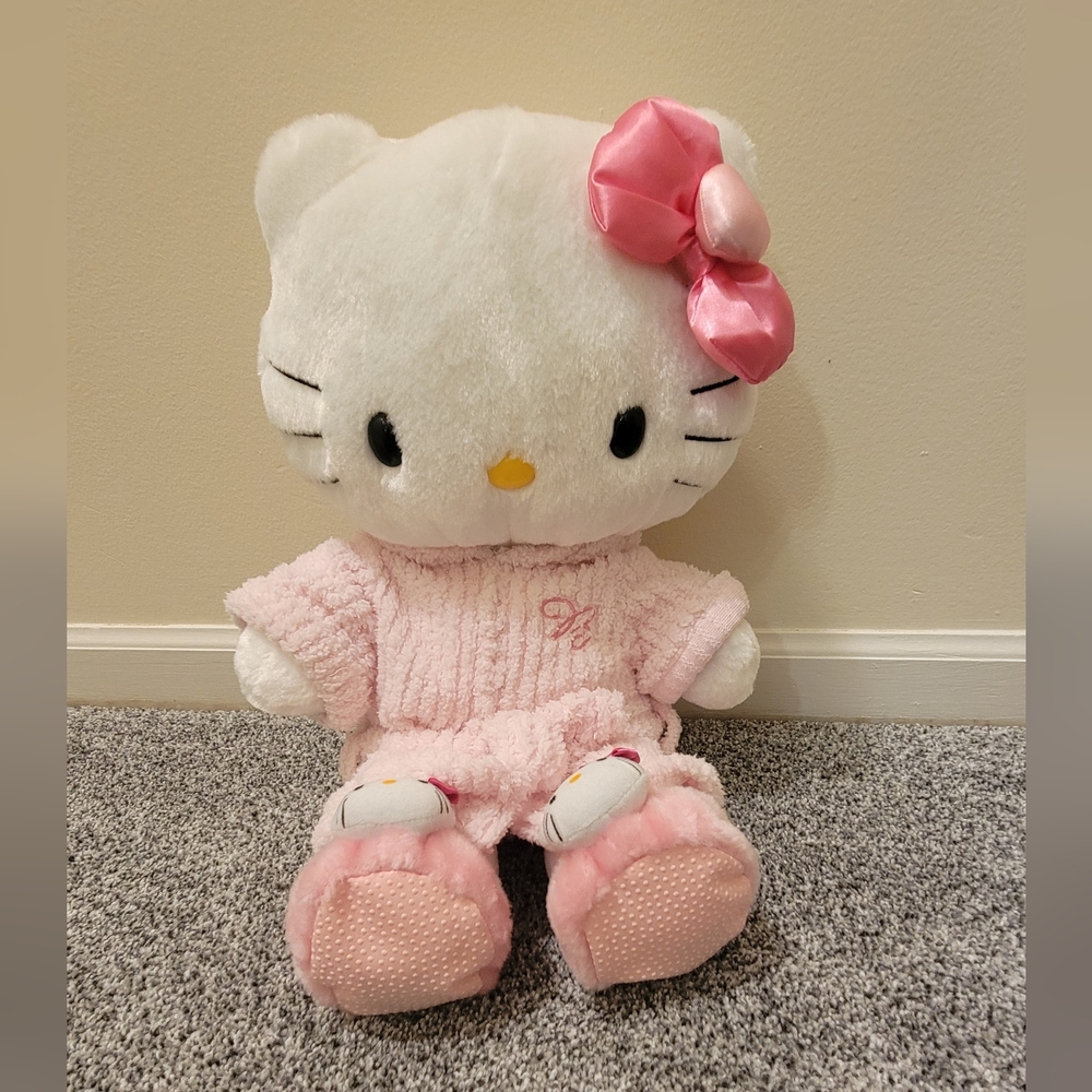 Vintage Hello Kitty Build A Bear -Talking 18" Plush w/ PJ Robe & Slippers!